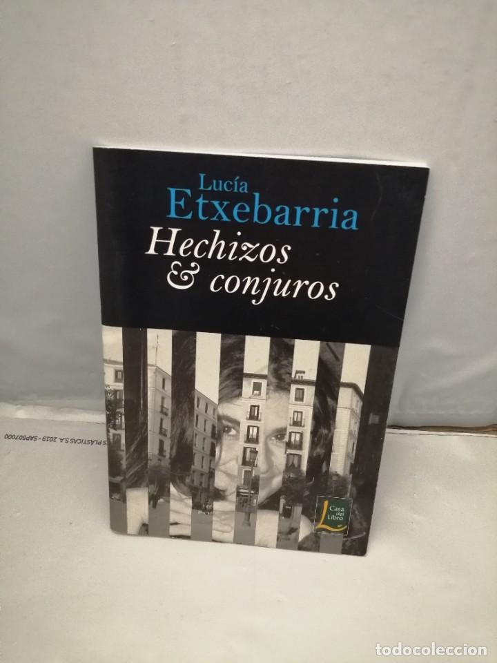 Libros de segunda mano: HECHIZOS Y CONJUROS - Foto 1