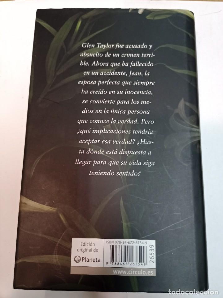Libros de segunda mano: FIONA BARTON La viuda SA8061 - Foto 2