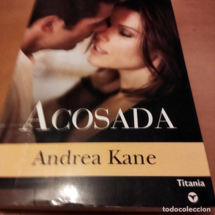 Libros de segunda mano: Acosada - Foto 1