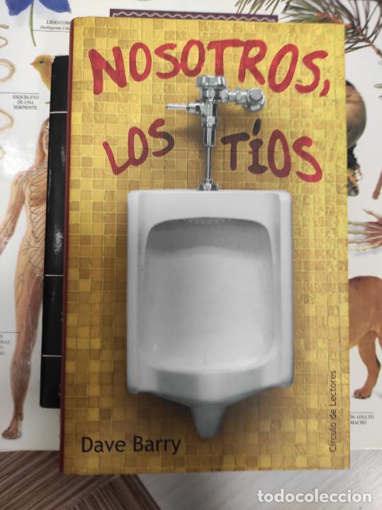 Libros de segunda mano: Nosotros, los t&iacute;os. Dave Barry. - Foto 1