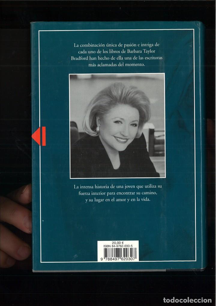 Libros de segunda mano: RA&Iacute;CES. Barbara Taylor Bradford - Foto 2