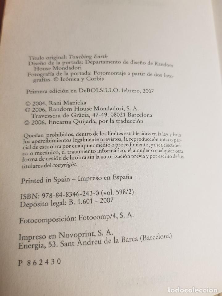 Libros de segunda mano: Hermanas de la tierra - Rani Manicka - Foto 4