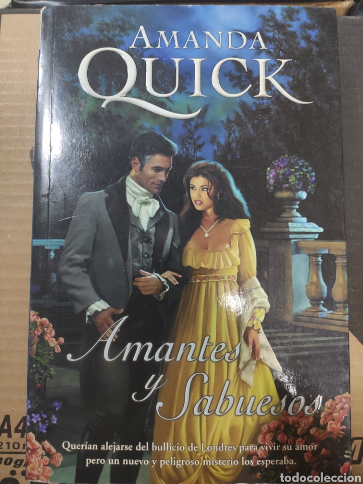 Libros de segunda mano: AMANTES Y SABUESOS. AMANDA QUICK - Foto 1