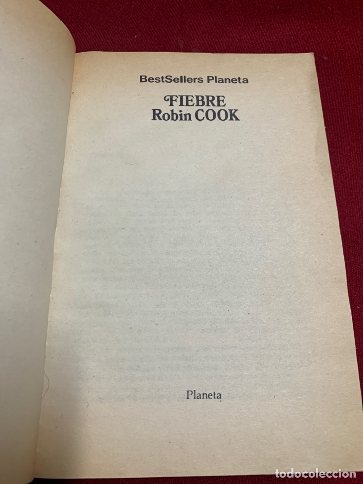 Libros de segunda mano: Fiebre. Robin Cook. - Foto 4