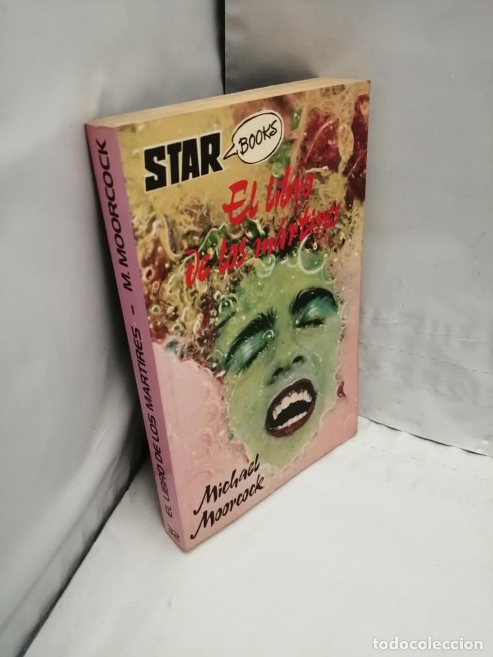 Libros de segunda mano: EL LIBRO DE LOS M&Aacute;RTIRES (PRIMERA EDICI&Oacute;N) - Foto 3