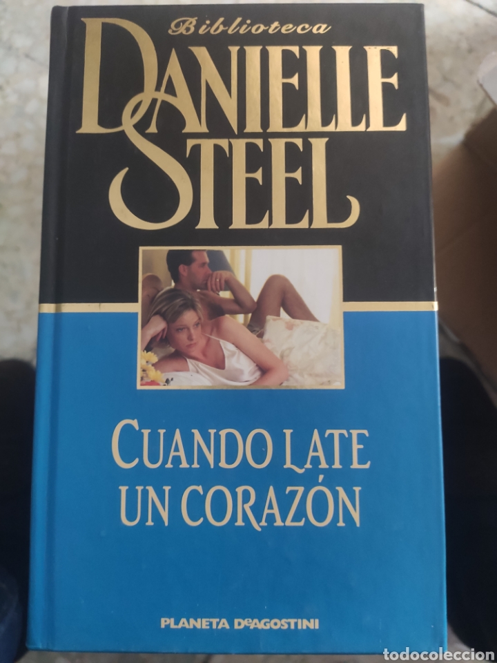 Libros de segunda mano: CUANDO LATE UN CORAZON. DANIELLE STEEL - Foto 1