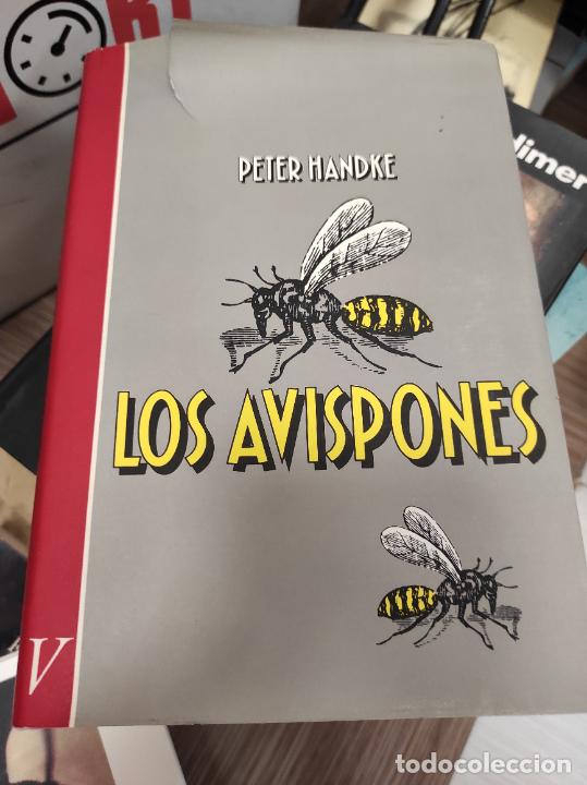 Libros de segunda mano: Los avispones - Peter Handke - Versal - Foto 1