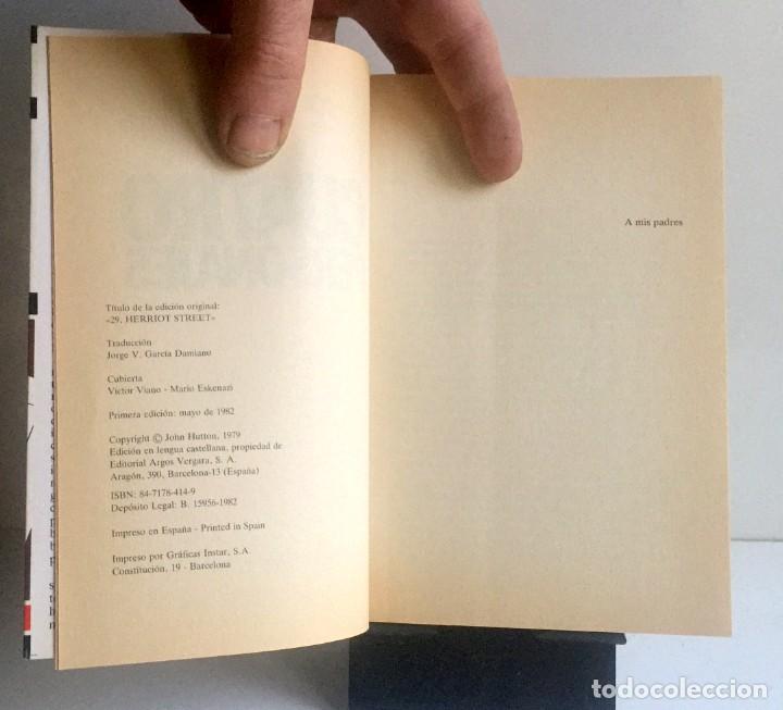Libros de segunda mano: CUATRO PERSONAJES. John Hutton - Foto 4