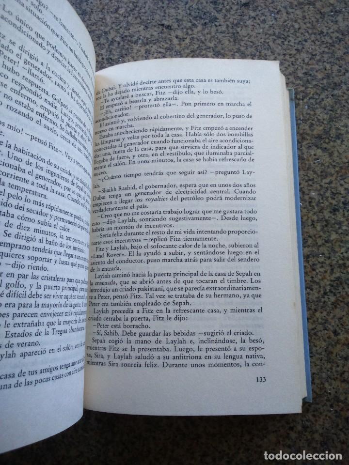 Libros de segunda mano: DUBAI -- ROBIN MOORE -- CIRCULO 1977 -- - Foto 2