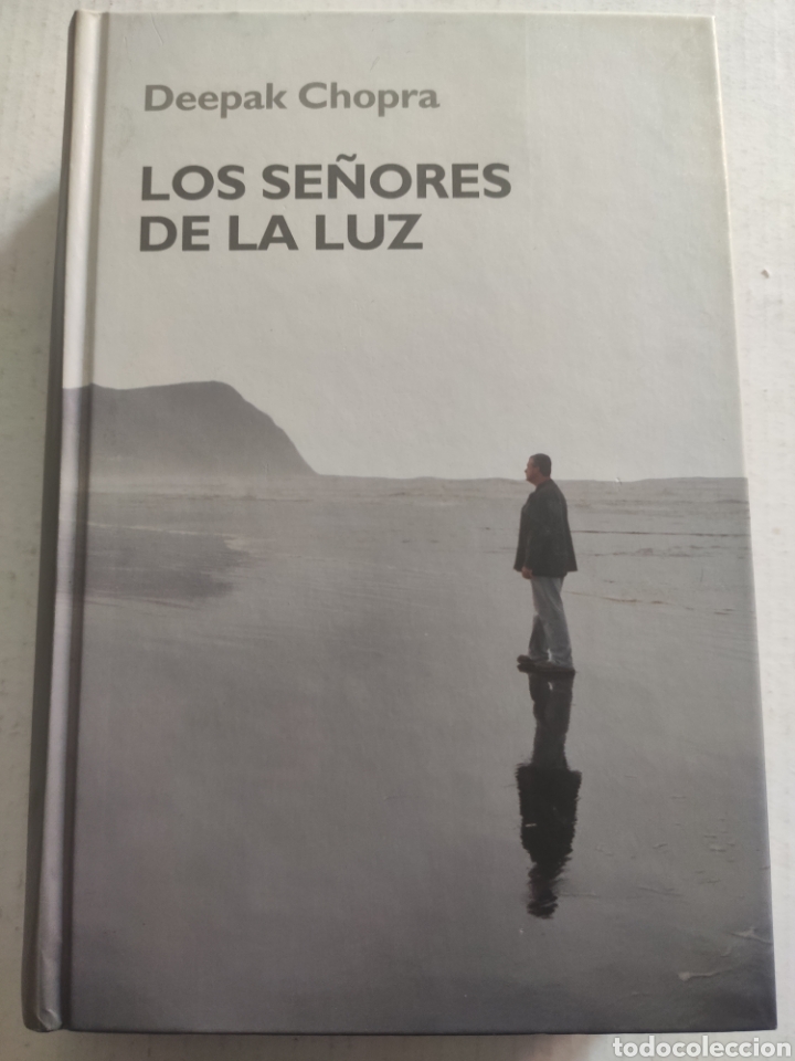 Libros de segunda mano: LOS SE&Ntilde;ORES DE LA LUZ. DEEPAK CHOPRA - Foto 1
