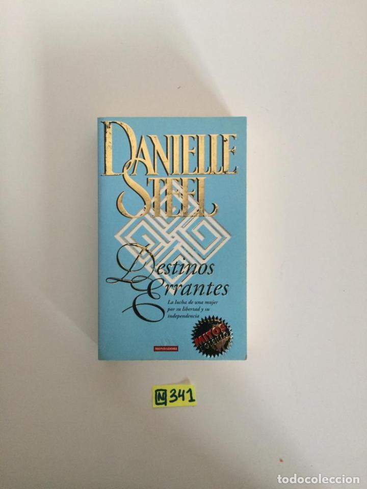 Libros de segunda mano: Destinos errantes - Foto 1