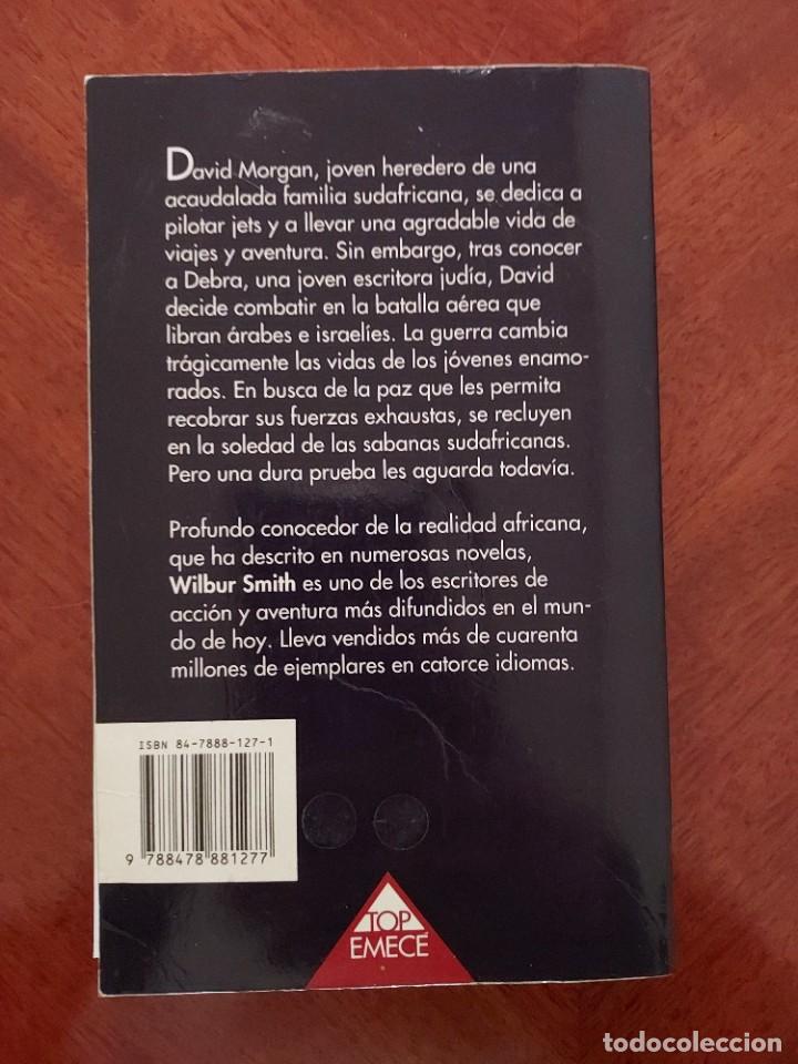 Libros de segunda mano: Rastro en el cielo de Wilbur Smith - Foto 2
