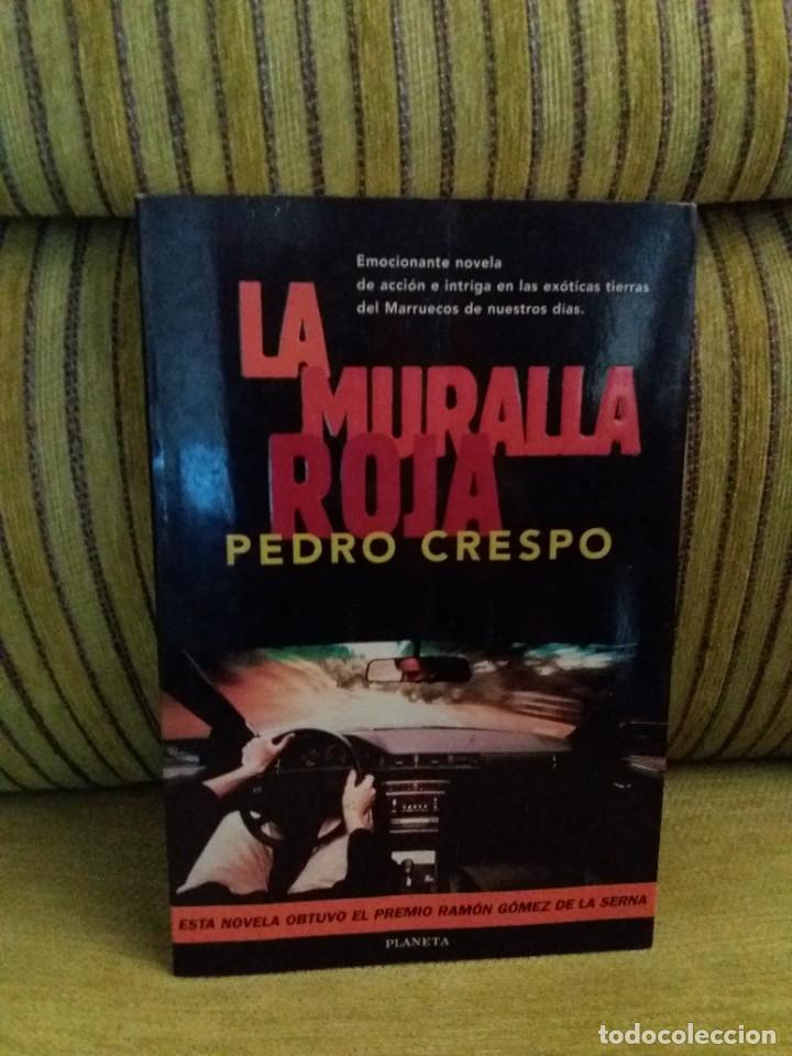 Libros de segunda mano: LA MURALLA ROJA - Foto 1