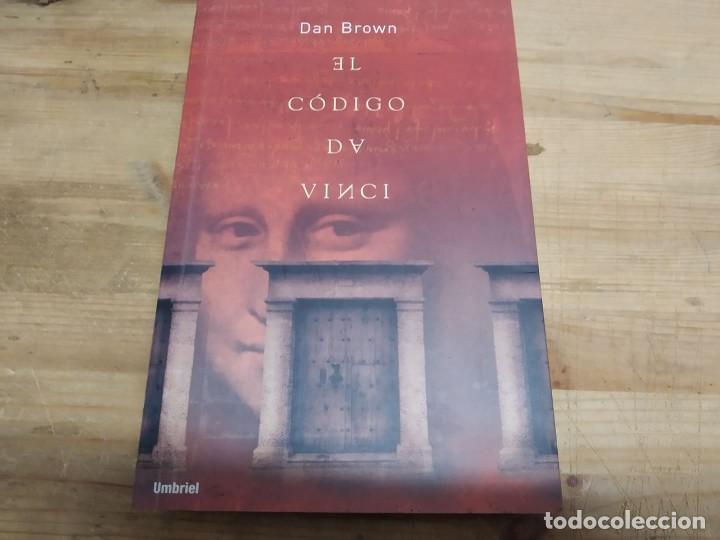 Libros de segunda mano: El c&oacute;digo Davinci de Dan Brown. - Foto 1