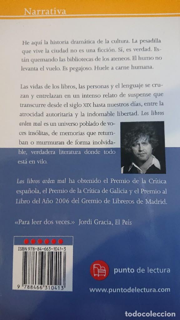 Libros de segunda mano: LIBRO LOS LIBROS ARDEN MAL DE MANUEL RIVAS - Foto 2