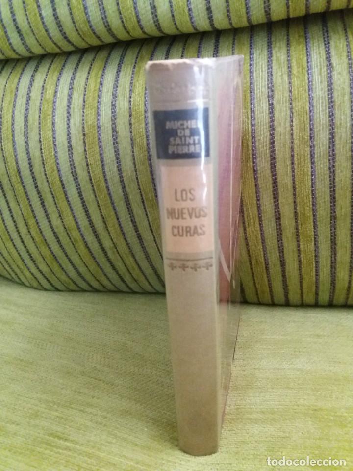 Libros de segunda mano: LOS NUEVOS CURAS - Foto 1