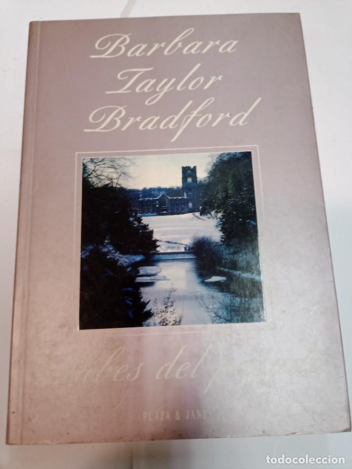 Livres d'occasion: BARBARA TAYLOR BRADFORD Nubes del pasado SA9319