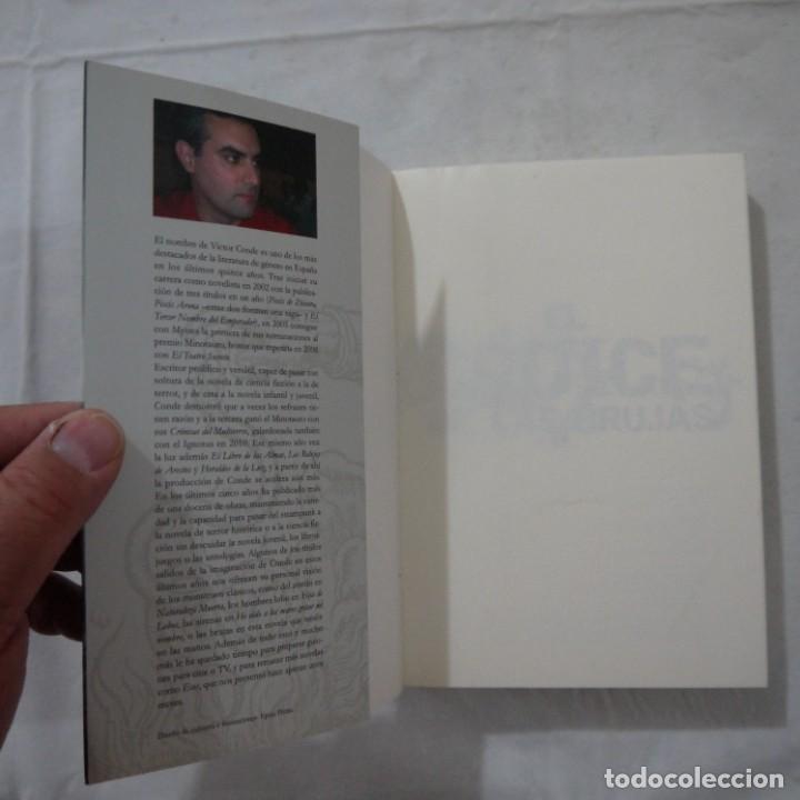 Libros de segunda mano: EL C&Oacute;DICE DE LAS BRUJAS - V&Iacute;CTOR CONDE - DOLMEN EDITORIAL - 2015 - Foto 2