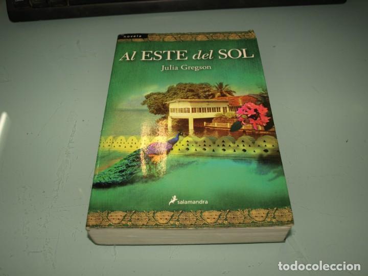 Libros de segunda mano: Al este del sol, Julia Gregson, Salamandra - Foto 1