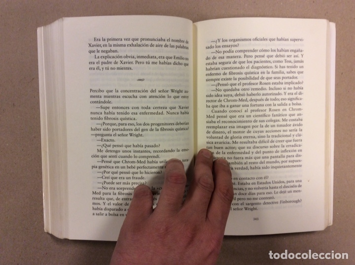 Libros de segunda mano: HERMANA. ROSAMUND LUPTON. PRINCIPAL DE LOS LIBROS 2011 - Foto 6
