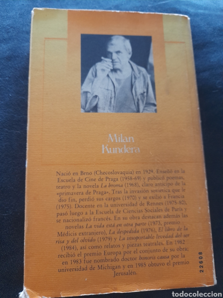 Libros de segunda mano: La insoportable levedad del ser. Mil&aacute;n Kundera - Foto 2