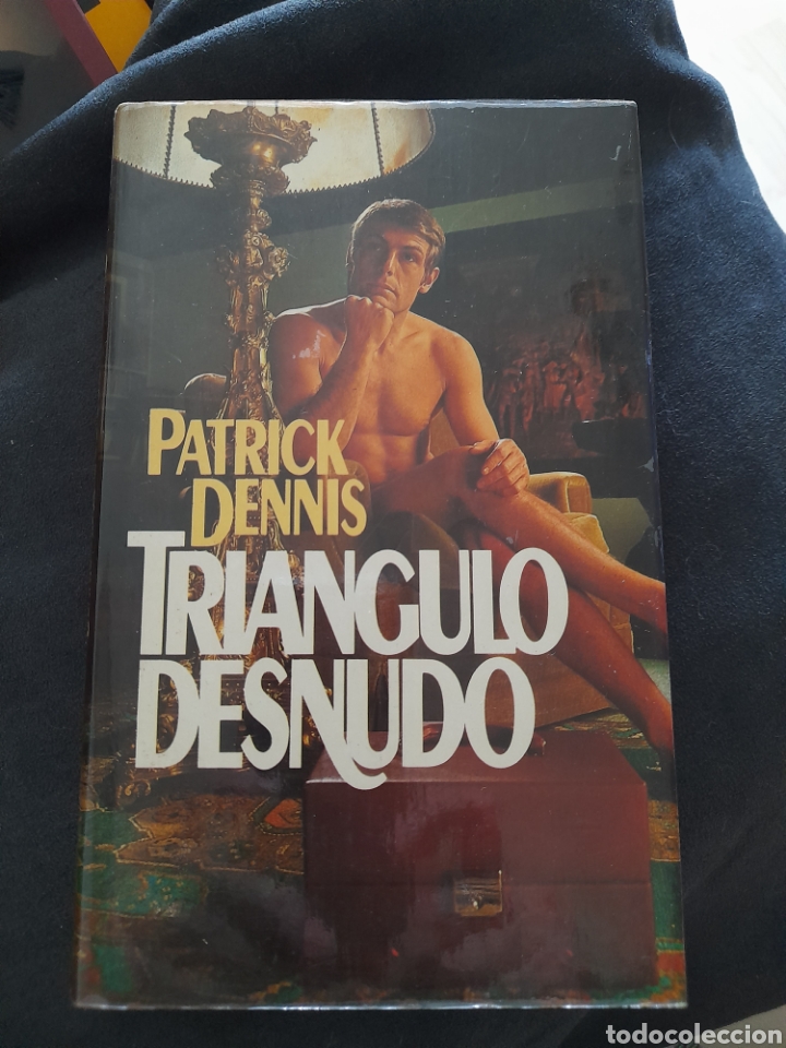 Libros de segunda mano: Tri&aacute;ngulo desnudez. Patrick Dennis - Foto 1