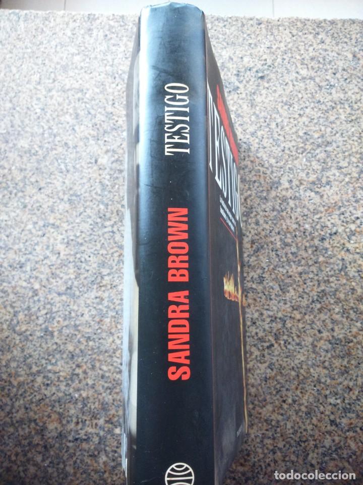Libros de segunda mano: TESTIGO -- SANDRA BROWN -- PLANETA 1998 -- - Foto 2