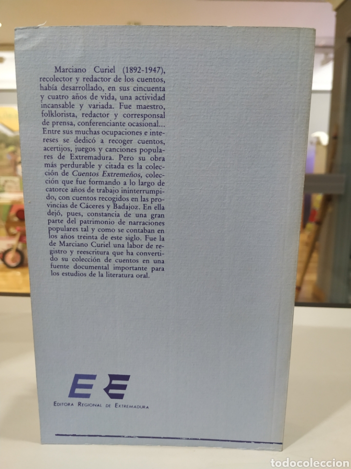 Libros de segunda mano: Cuentos extreme&ntilde;os. Marciano Curiel Merchan. Serie rescate 2 - Foto 2