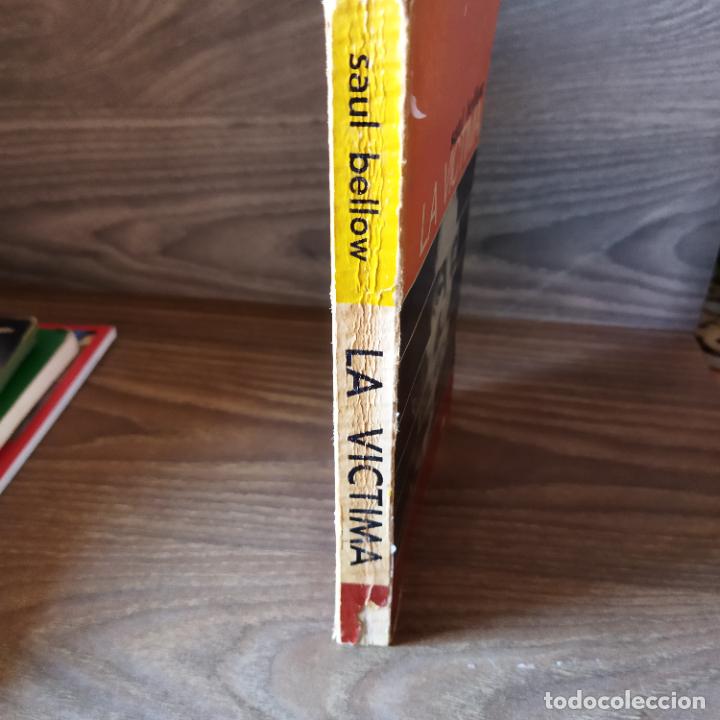 Libros de segunda mano: La v&iacute;ctima - Foto 2