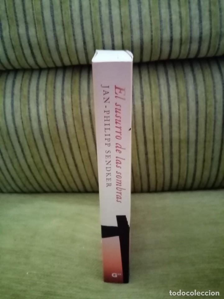 Libros de segunda mano: EL SUSURRO DE LAS SOMBRAS - Foto 2