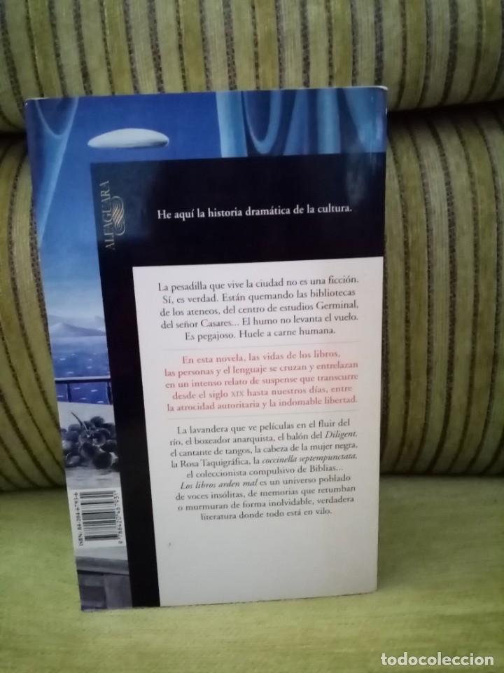 Libros de segunda mano: LOS LIBROS ARDEN MAL - Foto 3