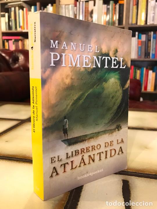 Libros de segunda mano: El librero de la Atl&aacute;ntida. Manuel Pimentel. - Foto 1