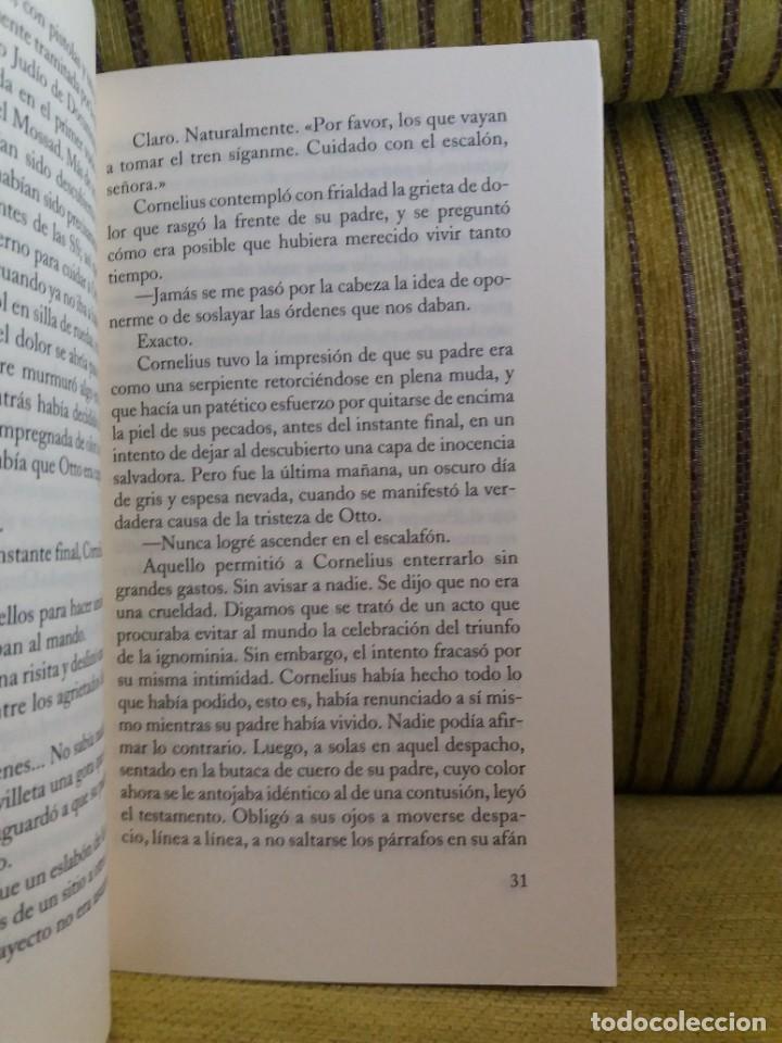 Libros de segunda mano: LA JOVEN DE AZUL JACINTO - Foto 6