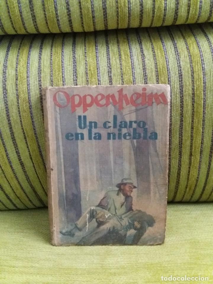 Libros de segunda mano: UN CLARO EN LA NIEBLA - Foto 1