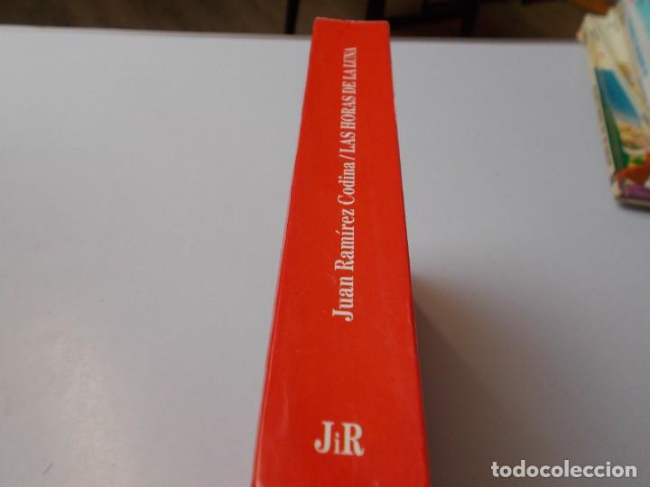 Libros de segunda mano: LAS HORAS DE LA LUNA Juan Ram&iacute;rez Codina - Foto 2