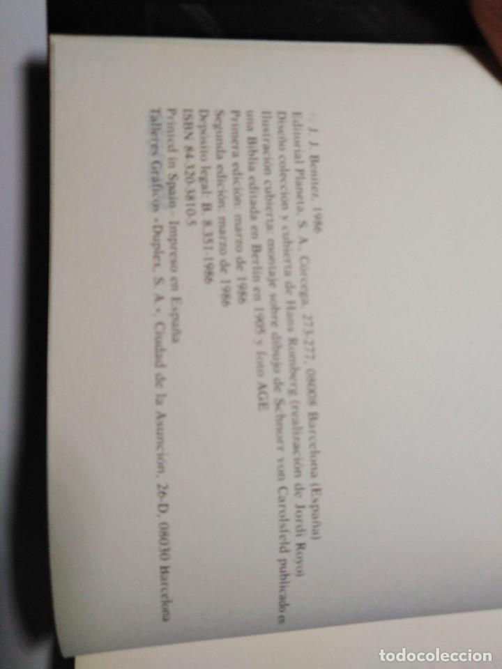 Libros de segunda mano: Libro Caballo de Troya 2. J. J. Ben&iacute;tez. - Foto 2