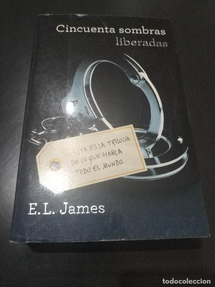 Libros de segunda mano: CINCUENTA SOMBRAS LIBERADAS - Foto 1