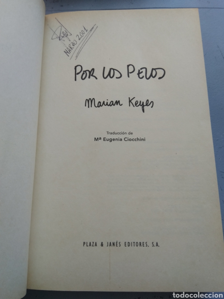 Libros de segunda mano: POR LOS PELOS/MARIAM KEYES - Foto 2
