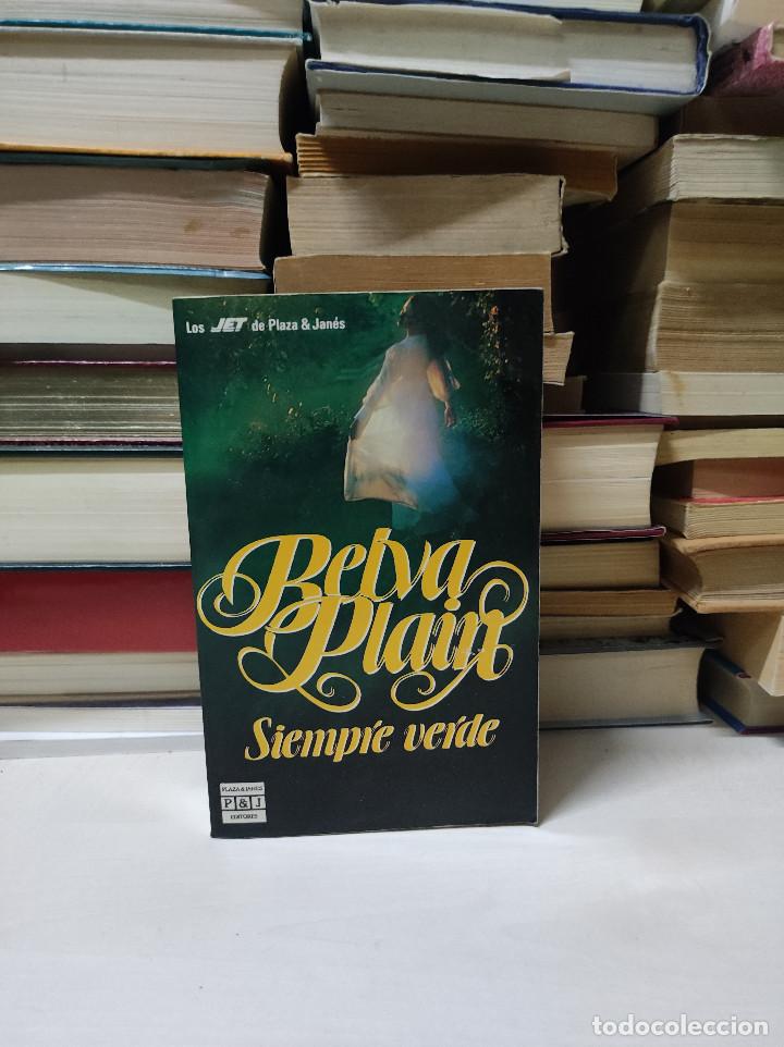 Libros de segunda mano: SIEMPRE VERDE BELVA PLAIN - Foto 1