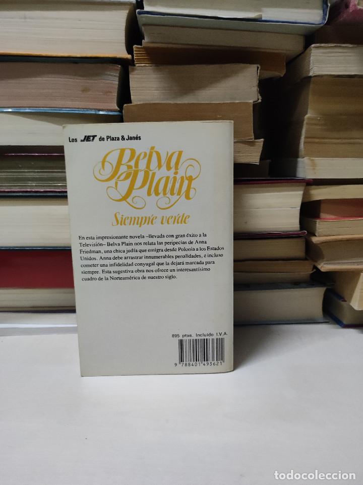 Libros de segunda mano: SIEMPRE VERDE BELVA PLAIN - Foto 2