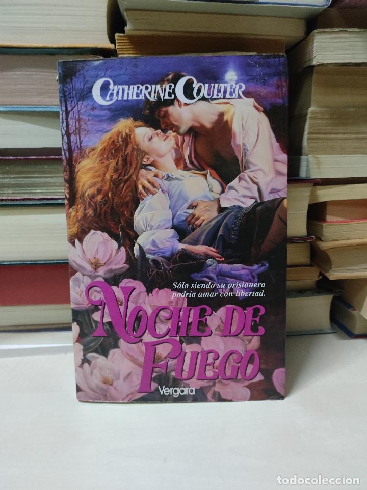 Libros de segunda mano: NOCHE DE FUEGO CATHERINE COUTER - Foto 1