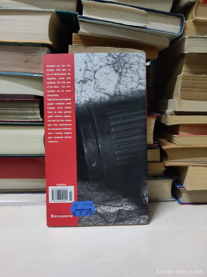 Libros de segunda mano: LA TRAIDORA GUDRUN PAUSEWANG (CATALAN) - Foto 2