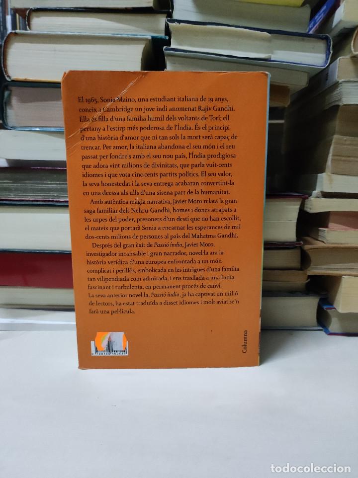 Libros de segunda mano: EL SARI VERMELL JAVIER MORO - Foto 2