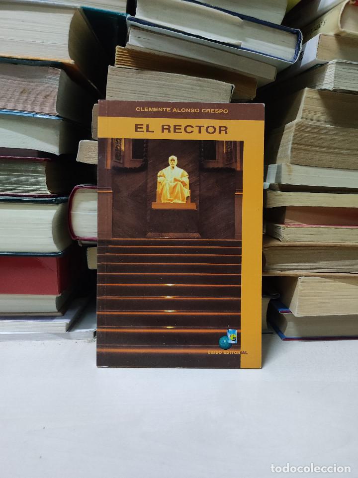 Libros de segunda mano: EL RECTOR CLEMENTE ALONSO CRESPO - Foto 1