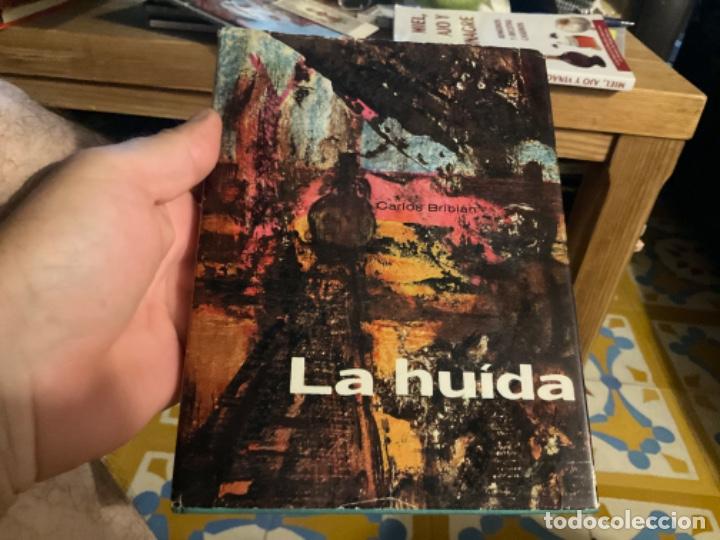 Livres d'occasion: La huida carlos brivian dedicado por autor periodista deportivo