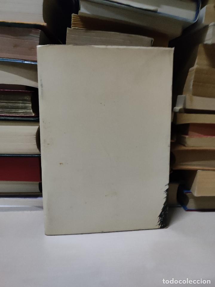 Libros de segunda mano: EL PERRO DE AGUAS MARINA ROBERTI - Foto 2