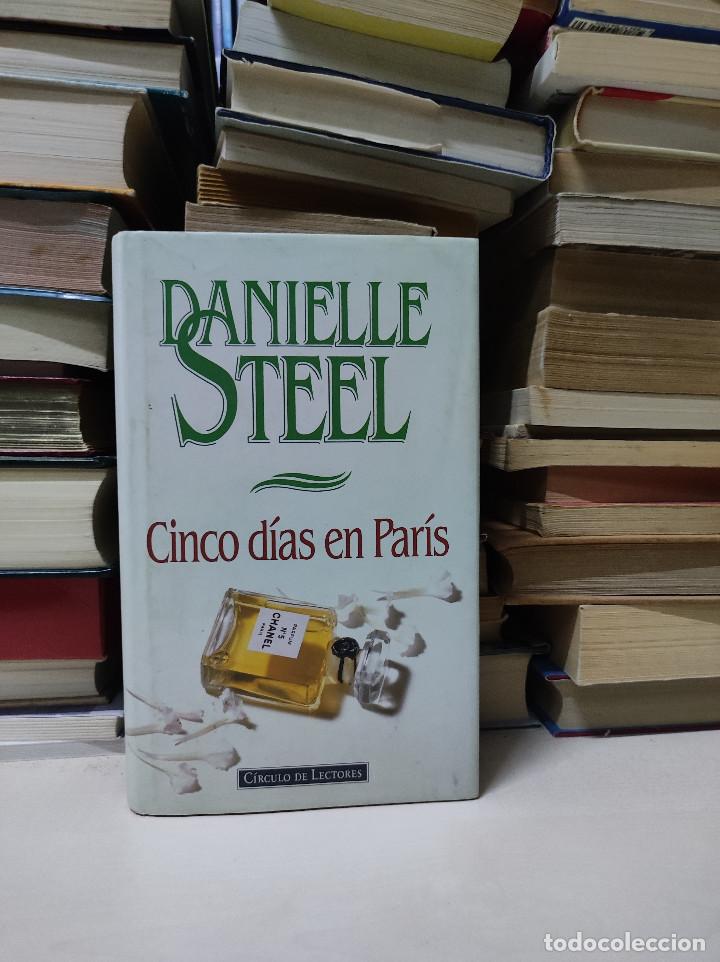 Libros de segunda mano: CINCO D&Iacute;AS EN PAR&Iacute;S DANIELLE STEEL - Foto 1