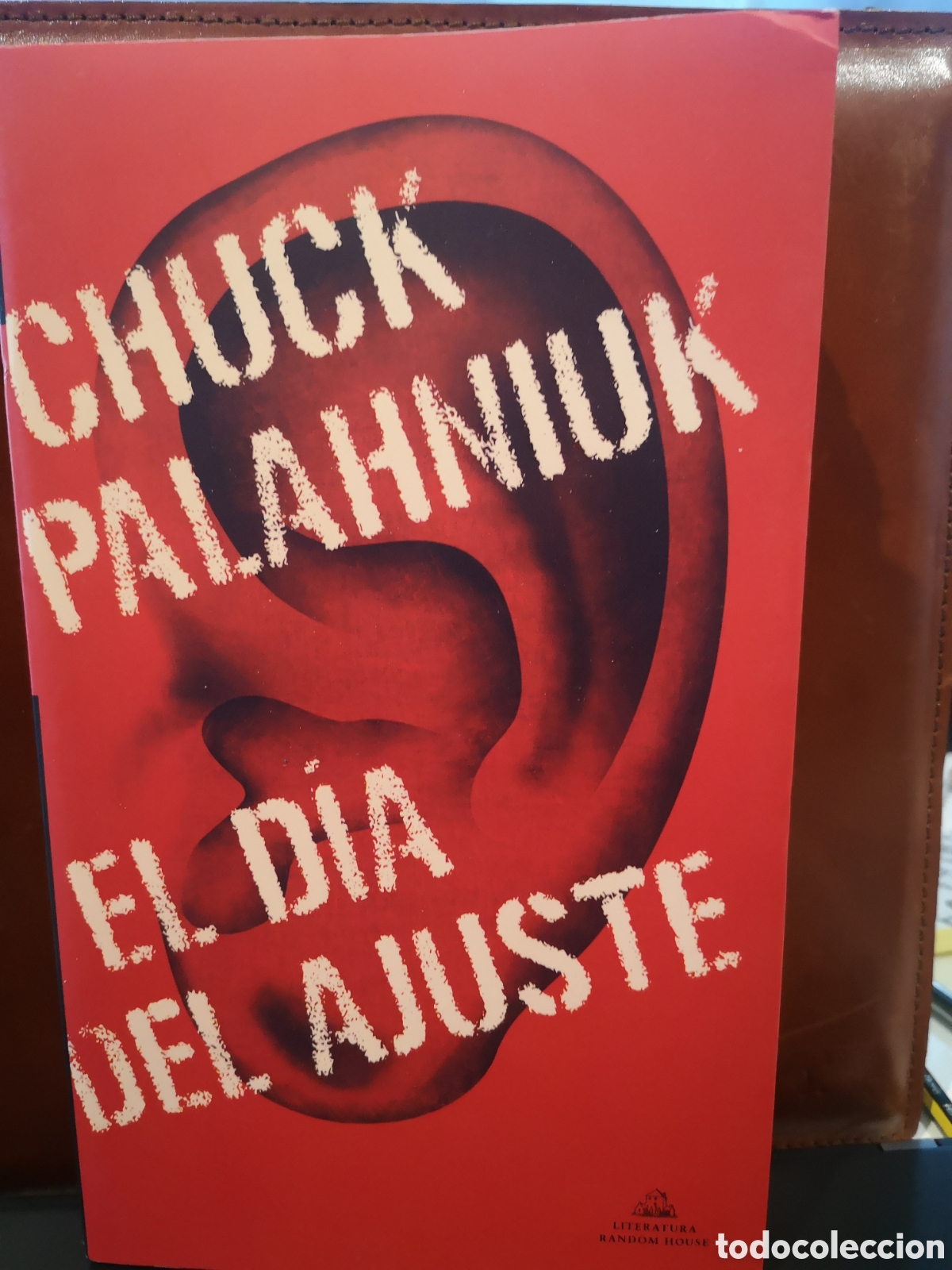 Libros de segunda mano: El d&iacute;a del ajuste. Chuck Palahniuk - Foto 1