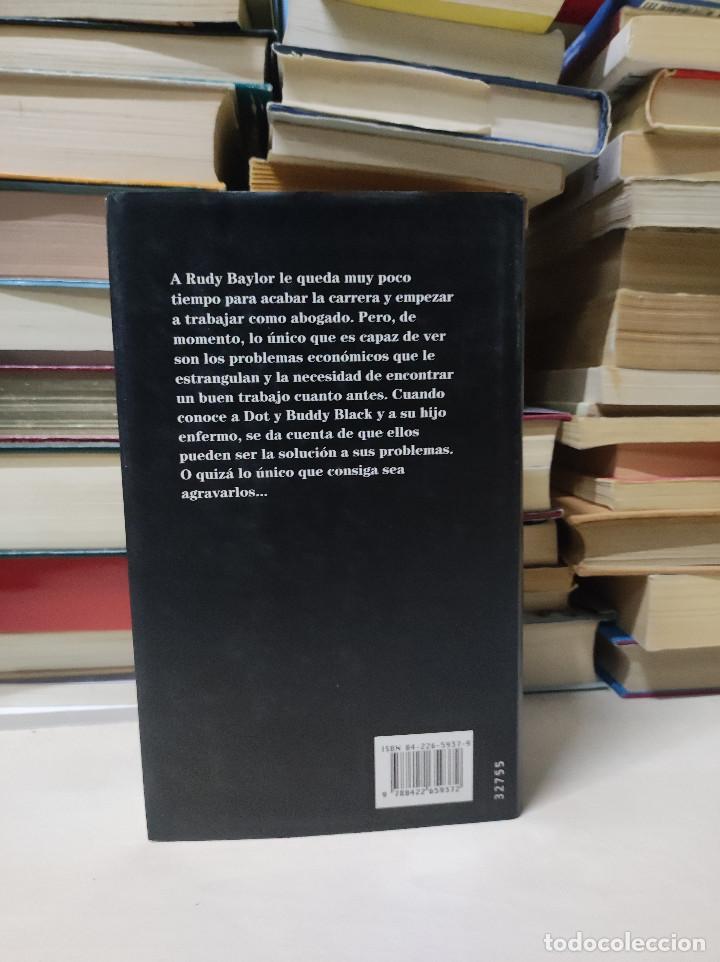 Libros de segunda mano: LEG&Iacute;TIMA DEFENSA JOHN GRISHAM - Foto 2