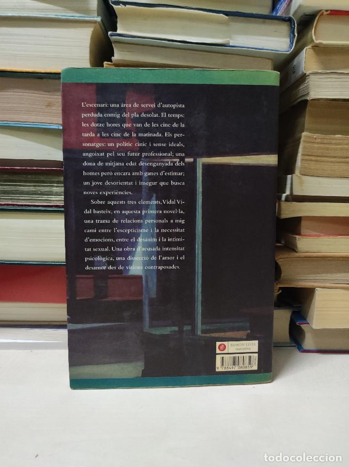 Libros de segunda mano: ESPERAR&Eacute; EL DIA I LA NIT VIDAL VIDAL - Foto 2